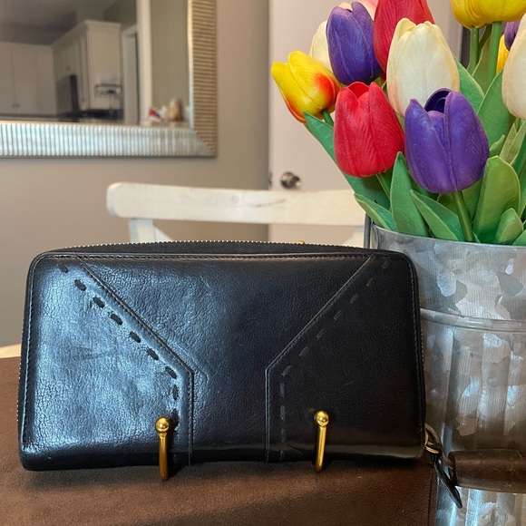 Yves St. Laurent black leather zip around wallet - Picture 4 of 12